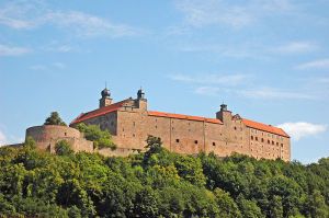 800px-Kulmbach_Plassenburg_Ansicht