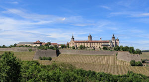 Festung_Marienberg_-_Würzburg_-Avda_2013